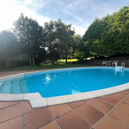 Casa En El Campo Con Piscina 빌라 Lousame