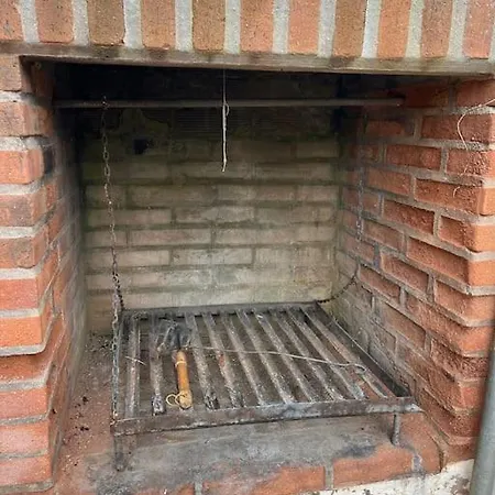 빌라 Casa En El Campo Con Piscina Lousame