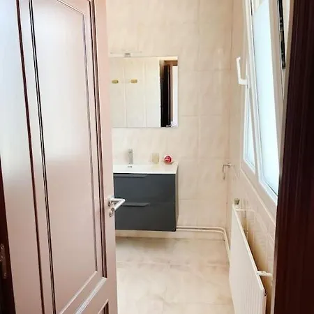 Casa En El Campo Con Piscina 빌라 *
