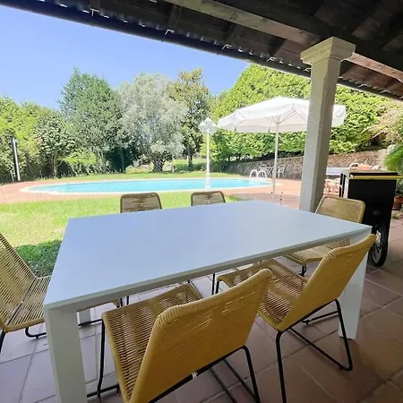 Casa En El Campo Con Piscina 빌라 *