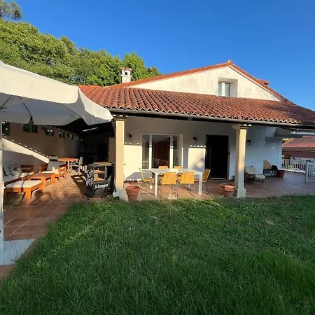 Casa En El Campo Con Piscina 빌라 Lousame