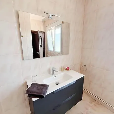 Casa En El Campo Con Piscina 빌라 Lousame
