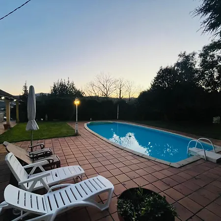 Casa En El Campo Con Piscina Lousame