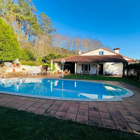 Casa En El Campo Con Piscina 빌라